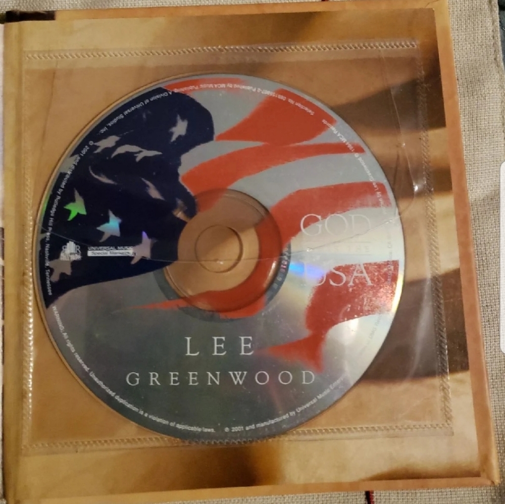 Book with CD - Picture 3 of 5